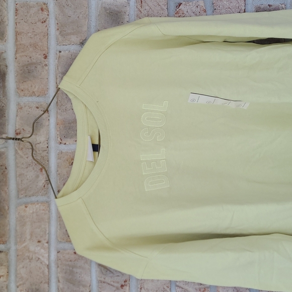Universal Thread Yellow Sweatshirt - Picture 2 of 8